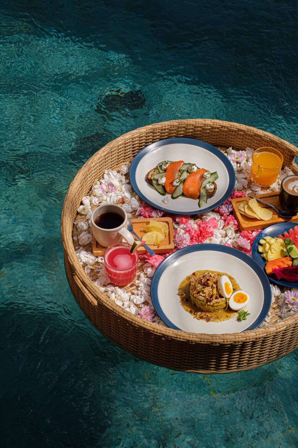 Floating Breakfast Terrasyan Floating Breakfast Terrasyan